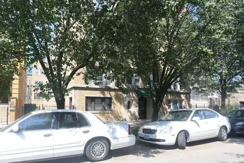 816 W Waveland Ave #31, Chicago, IL 60613