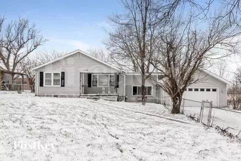 11118 N Locust St, Kansas City, MO 64155