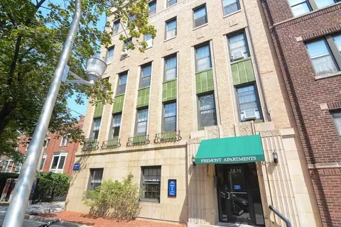 3831 N Fremont St #402, Chicago, IL 60613