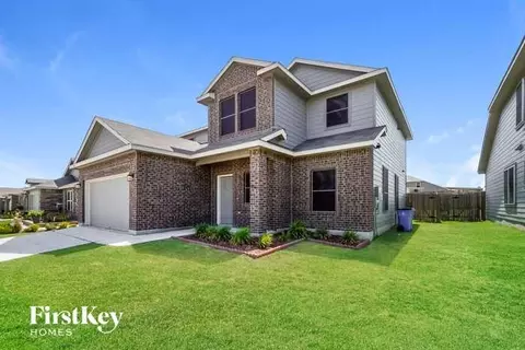 1013 Dumfries Dr, Seguin, TX 78155