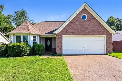 4244 Shadow Oaks Dr, Horn Lake, MS 38637