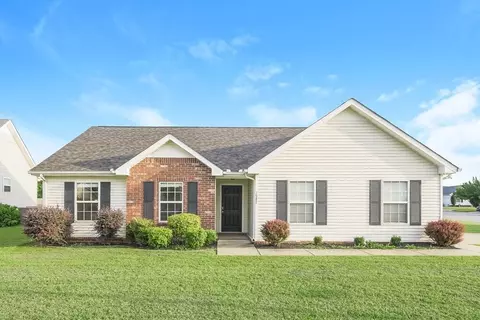 1547 Saint Andrews Dr, Murfreesboro, TN 37128
