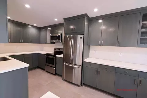 324 N Oakhurst Dr #208, Beverly Hills, CA 90210