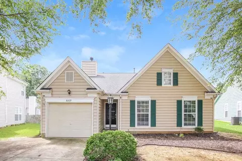 8809 Little Hampton Pl, Charlotte, NC 28215