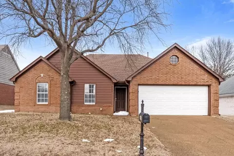 6888 Skylar Mill Ave, Cordova, TN 38018