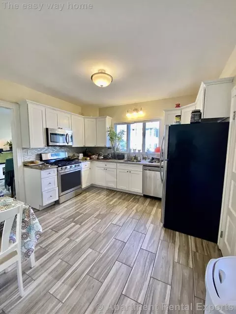 258 Belmont St #1, Watertown Town, MA 02472