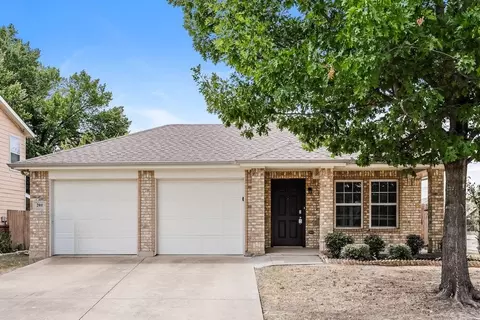 201 Green Meadows Rd, Wilmer, TX 75172