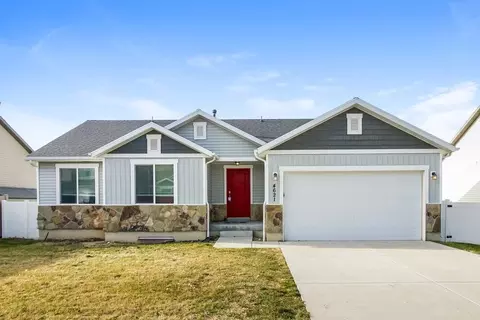 4621 S West Park Dr, Roy, UT 84067