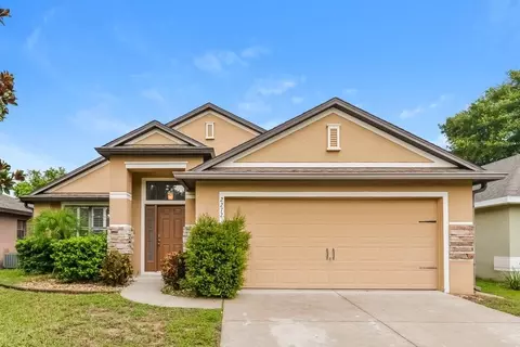 2272 Bracknell Forest Trl, Tavares, FL 32778