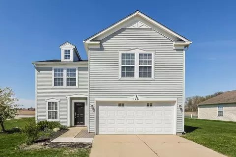 1904 Breakwater Dr, Greenfield, IN 46140