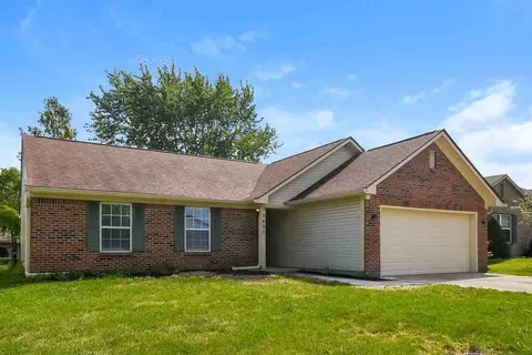 9695 Claymore Dr, Fishers, IN 46038