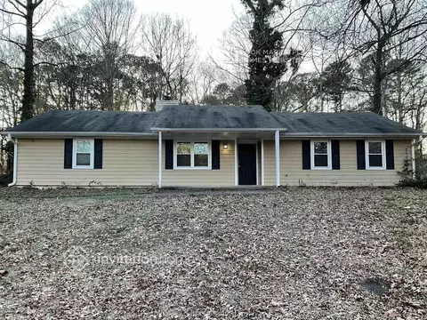 2201 Davis Oaks Ct, Stone Mountain, GA 30087