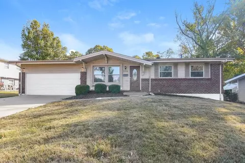 11166 Prentice Dr, Saint Louis, MO 63136