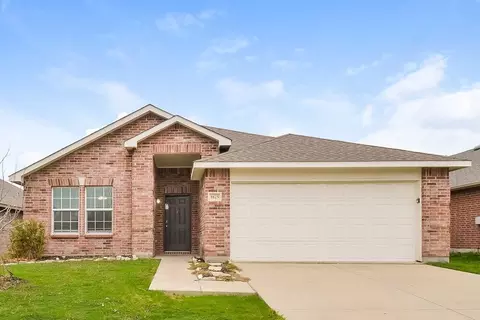 1825 Nightingale Dr, Aubrey, TX 76227