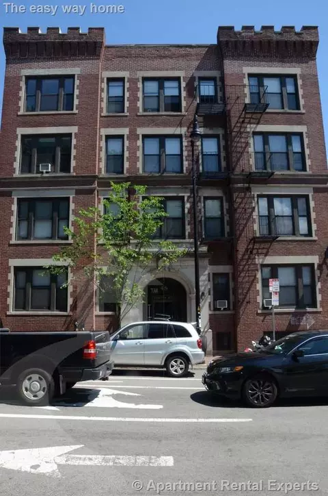 48 Jfk St #18, Cambridge, MA 02138