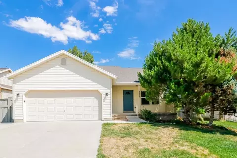 4049 E Sioux St, Eagle Mountain, UT 84005