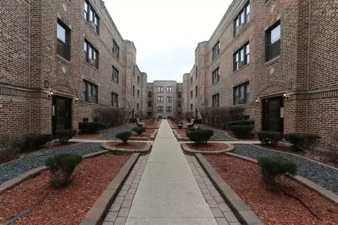 3720 N Pine Grove Ave #2E, Chicago, IL 60613