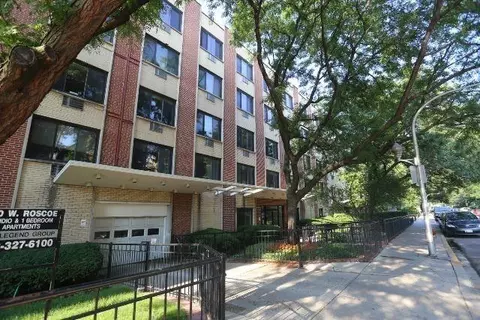 540 W Roscoe St #476, Chicago, IL 60657