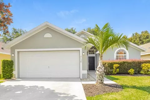 2138 Briarcliff Cir, Mount Dora, FL 32757