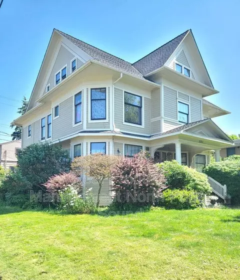 2301 Rucker Ave #4, Everett, WA 98201