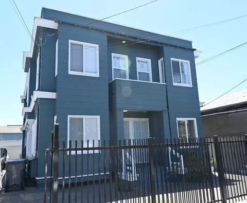 689 37th St, Oakland, CA 94609