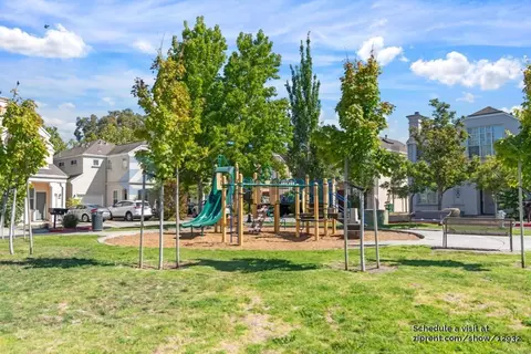 139 Concord Cir, Mountain View, CA 94040 photo 24