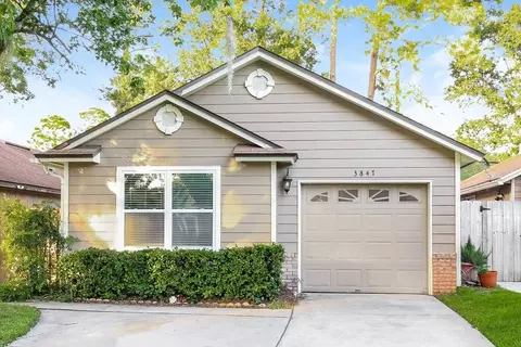 3847 Millpoint Dr, Jacksonville, FL 32257
