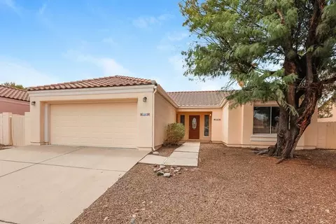3674 W Thundercloud Loop, Casas Adobes, AZ 85742