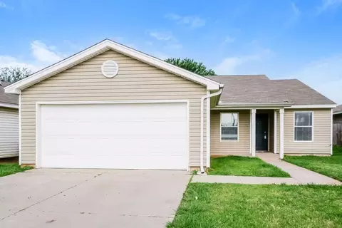 1101 Edinburg Dr, Yukon, OK 73099