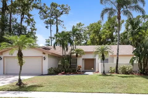 12463 Sawgrass Ct, Wellington, FL 33414