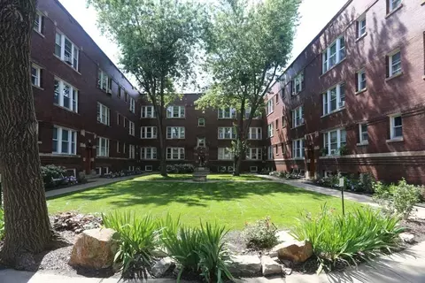 4716 N Racine Ave #3E, Chicago, IL 60640