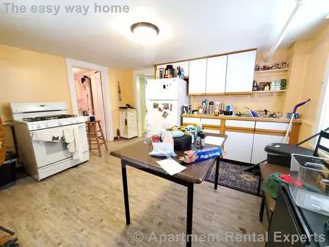 305 Rindge Ave #b, Cambridge, MA 02140