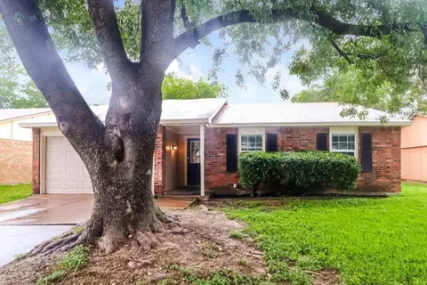 7308 Lea Pl, Fort Worth, TX 76140