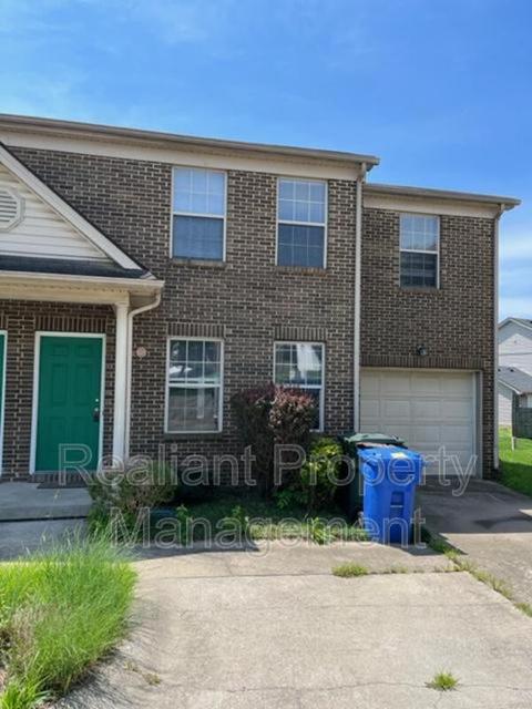 628 Big Bear Ln, Lexington, KY 40517
