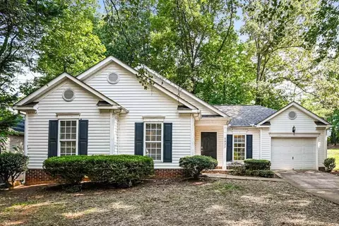 5833 Lawnmeadow Dr, Charlotte, NC 28216