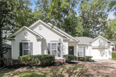 5833 Lawnmeadow Dr, Charlotte, NC 28216