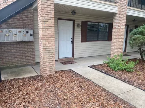 2510 Pass Rd #101, Biloxi, MS 39531