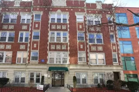 612 W Patterson Ave #104, Chicago, IL 60613