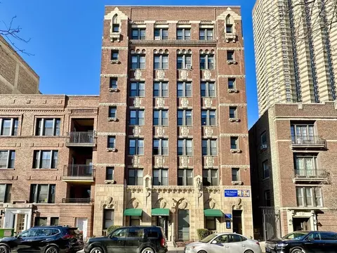 612 W Patterson Ave #209, Chicago, IL 60613