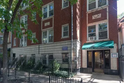 2827 N Burling St #204, Chicago, IL 60657