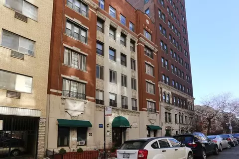 425 W Roscoe St #505, Chicago, IL 60657