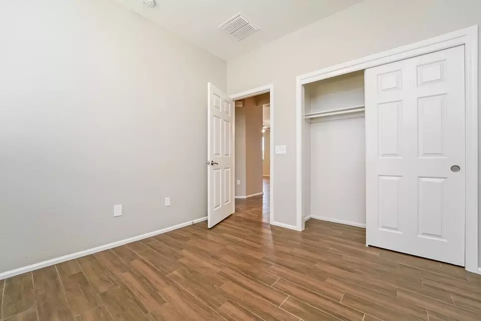  7554 S Ocean Port Dr, Valencia West, AZ 85757 photo 11