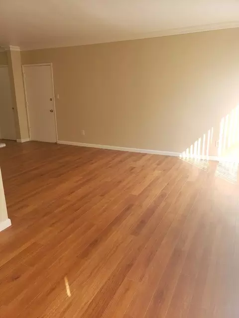 13541 Vanowen St, Los Angeles, CA 91405 photo 4
