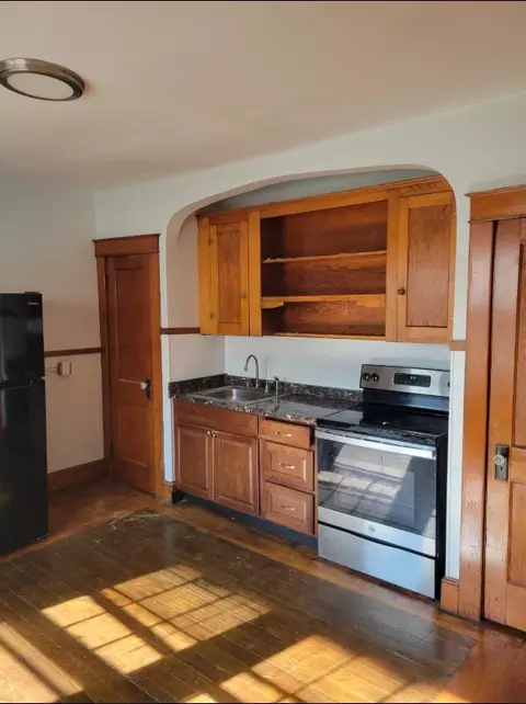 293 3e Amherst St, Manchester, NH 03104