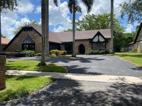 9870 NW 10th Ct, Plantation, FL 33322