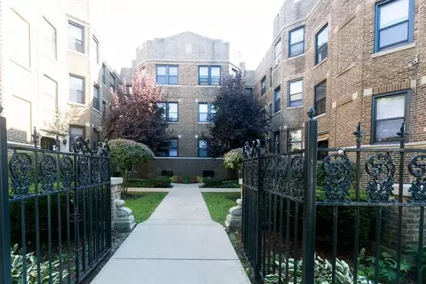 633 W Cornelia Ave #1E, Chicago, IL 60657