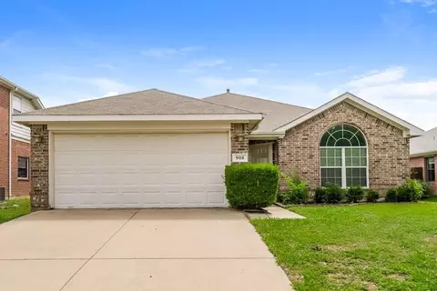 908 Lindstrom Dr, Fort Worth, TX 76131