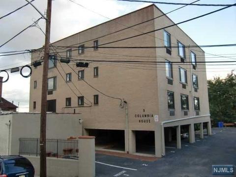 9 Columbia Ter #1b, Edgewater, NJ 07020