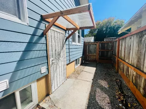 7434 SE Duke St #B, Portland, OR 97206