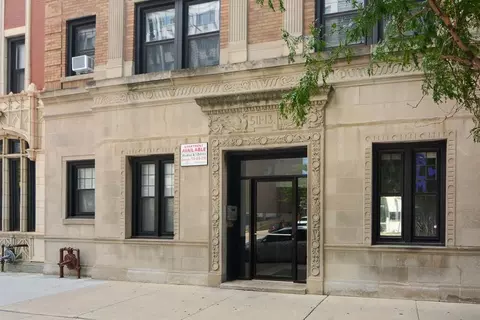 511 W Belmont Ave #28, Chicago, IL 60657